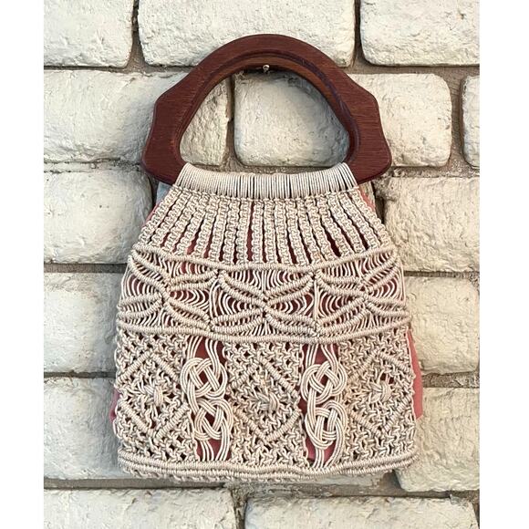 Other Handbags - Boho Cream Woven Purse with Sculpted Wood Handles Peach Canvas Lining
